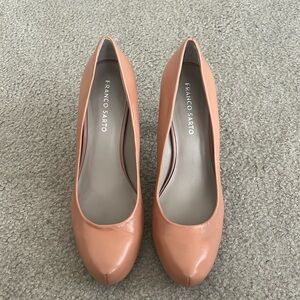 BARELY WORN FRANCO SARTO PUMPS